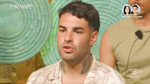 Nuove affermazioni da parte di Sarah che Valerio non si aspettava!  #TemptationIsland