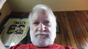 Peek a boo, i see you