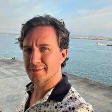 No hate against Jamie Lee Curtis, but the role she won the Supporting  Actress Oscar for was not Oscar-worthy material, IMO.