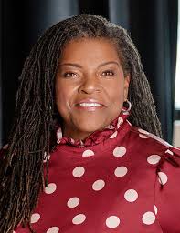 Carol Daniel (@caroldanielKMOX)