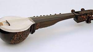 Dimainkan dengan cara di gesek, alat musik tradisonal rebab badannya memakai kayu nangka dan berongga di bagian dalam ditutup dengan kulit lembu yang dikeringkan sebagai pengeras suara. Ini Yang Perlu Kamu Ketahui Tentang Alat Musik Rebab Blibli Friends