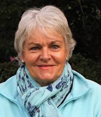 Jennifer Loch's Instagram, Twitter & Facebook