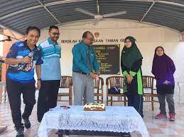 Guru besar berkenaan, ahmad firdauz abdullah tahrin, 37, berkata, ali yang berusia lapan tahun merupakan antara murid 'bertuah' dan dikenali kerana kenakalannya di sekolah. Facebook