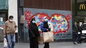 The british economy contracted by 1.5% in the first quarter of 2021, a relatively modest contraction given that the country was in the midst of a strict lockdown. Pm Boris Halts Lockdown Ease After New Cases Curbs Return In England Hindustan Times