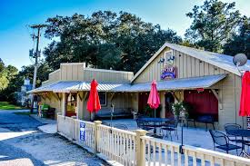 Last january (2018) we had dinner and drinks here twice on friday and saturday, so decided to come back again. The Tin Top Restaurant And Oyster Bar Home Bon Secour Alabama Menu Prices Restaurant Reviews Facebook