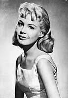 Sandra Dare's Instagram, Twitter & Facebook