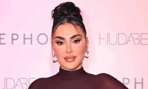 Rabbi Mendel Lipskar celebrates his 70th surrounded by family