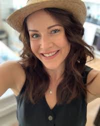 Tina Sutherland's Instagram, Twitter & Facebook