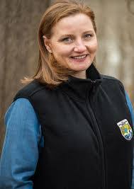 Amy Lueders's Instagram, Twitter & Facebook