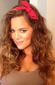 Khloe Kardashian S Laid Back Look Curly Hair Styles Hair Hair Beauty
