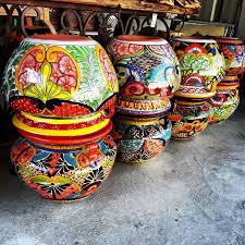 Check out our range of plant pots, planters & baskets at your local bunnings warehouse. Lots If Mexican Planters Pots Talavera In Houston Texas 725 Yale St 713 880 2105 Mexican Garden Garden Pottery Pottery