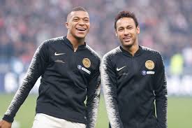 O seu browser não suporta o elemento áudio. Kylian Mbappe And Neymar Jr Of Paris Saint Germain Look On Before The Neymar Jr Neymar Paris Saint Germain