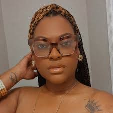 Sharna White's Instagram, Twitter & Facebook