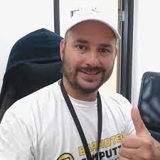 Jonathon Cross's Instagram, Twitter & Facebook