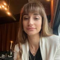 Alexandra Goodnow's Instagram, Twitter & Facebook