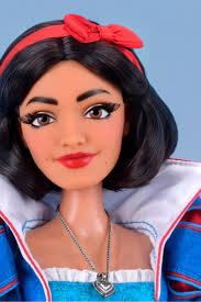 Primeira imagem da boneca de Edição Limitada da Branca de Neve live action!  🍎