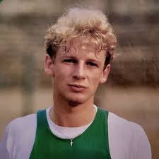 香港足球懷舊圖片展| 加山不留人，自有留人處| Facebook