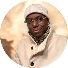 James Harden watching LeBron's dunk 😂 Photo: Lakers Video:  https://bit.ly/3TNXXBB