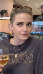 Hello 👋 how do I look am I still beautiful  😻😜😜😍😍😍😍😍😘😘😘😘😘🎄🎄🎄🎄🎄🥰🥰🥰🥰🥰🥰💕💕💕💕😊❤️❤️🥰♥️🌹🌹🍀🥀  ❤️🌹🌹💌💌.#vogue #prada #emmawatson #hermionegranger #Harrypotter  #reelsvideo #FacebookReelsContest #reelstrending ...