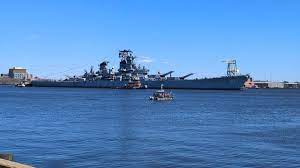 USS New Jersey (BB 62). Underway for first time in over 30 years for  drydock maintenance. [1920x1080] : r/WarshipPorn