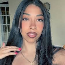 Kayla Bowers's Instagram, Twitter & Facebook