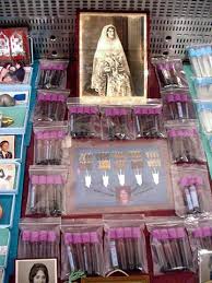 Image result for tbn:F7HKJEZ28fhrGM::www.artthrob.co.za/06jan/images/borland02a.jpg