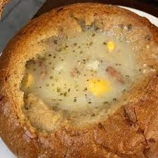Zurek La Tipica Zuppa Polacca Servita Nel Pane Valigia Per Due
