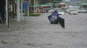 Des inondations près du fleuve yangtsé, dans le centre de la chine, ont provoqué la mort ou la les inondations ne sont pas rares dans le sud de la chine durant la mousson estivale, mais les pluies se. Uxhz7csajhamim