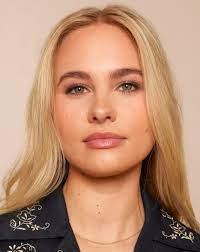 Sophia Pederson's Instagram, Twitter & Facebook