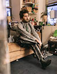 How alex brightman brought a pansexual beetlejuice to life on broadway. Alex Brightman On Practicing The Beetlejuice Voice While Walking With His Dog More Broadway Buzz Broadway Com