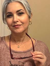 Today is my birthday I'm turning 54yrs please celebrate with me guys  https://cutt.ly/KrMnikUv