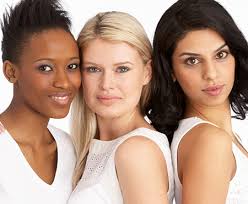 When it comes to skin undertones, finding colors that match your complexion can be difficult, especially for people with warmer, darker tones. How To Pick The Right Foundation Color For Your Skin Tone