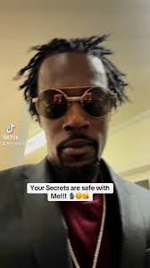 Lala Graves's Instagram, Twitter & Facebook