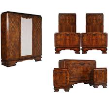 Maybe you would like to learn more about one of these? 1920s Italian Art Deco Bedroom Set In Walnut And Burl Walnut By Meroni And Fossati For Sale At 1stdibs