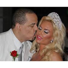 Coco: Po-Verkleinerung durch Essstörung?