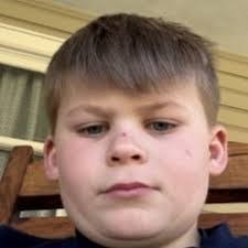 Lynette Browning's Instagram, Twitter & Facebook