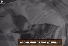 A Fazenda 15: Yuri Meirelles e Nathalia movimentam o edredom após beijo no  reality - Área VIP