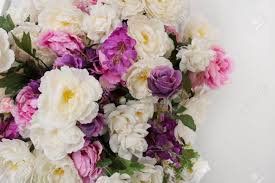 Weiße rose bouquet, gartenrosen blumenstrauß, weiße rosen, hintergrund weiß. Schoner Blumenstrauss Von Blumen Auf Einem Weissen Hintergrund Lizenzfreie Fotos Bilder Und Stock Fotografie Image 64574798