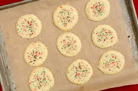 Butter, sugar, flour (what's better in this world anyway?), and 10 whoppin' minutes. 60 Easy Christmas Cookies Best Recipes For Holiday Cookies