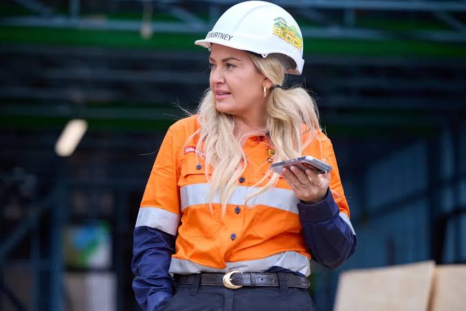 The Block guest judge calls out Courtney and Sev's micro-cement | New Idea