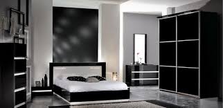 تصميم غرفة النوم السوداء 60 صورة الداخلية بألوان سوداء مع الذهب واللوح الأرضي جنبا إلى جنب مع البني والفيروزي