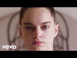 Emma portner is known for her work on banks: Emma Portner Ellen Page S Wife Age Height Biography Family More