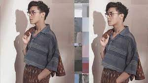 When we are in love, we can't see her faults. Terjemahan Bahasa Indonesia Lirik Lagu Bitterlove Ardhito Pramono Tentang Pahit Manisnya Cinta Tribun Jatim