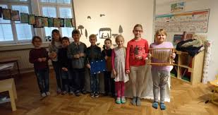Die Weihnachtsgeschichte Als Schattentheater Montessori Schule Landau An Der Isar
