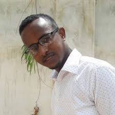 Elmi Farah's Instagram, Twitter & Facebook