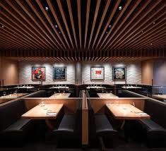 Tripadvisor sitesinde 5 üzerinden 4 puanla derecelendirilmiş ve burnaby bölgesindeki 662 restoran arasında 6. Cactus Club Cafe Station Square Assembledge
