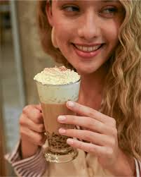 Vení al Shopping y disfrutá el finde con un rico momento! Un cafecito, una  charla, una pausa. De paso para quedarte….