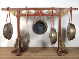 Gambang adalah alat musik jawa tengah yang merupakan salah satu instrumen orkes gambang kromong dan gambang rancag. 15 Alat Musik Gamelan Jawa Beserta Gambar Dan Penjelasannya