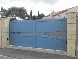 Transformer portail battant en coulissant. Comment Transformer Un Portail A Battants En Portail Coulissant Manuel Ou Automatique Domalu Installateur A Montpellier Et Narbonne Vous Repond Domalu