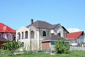 Chiar daca arhitectura moderna preia continuu materiale si tehnici de construire noi si ultraperformante, acestea nu trebuie sa inlocuiasca ci doar sa completeze. Arhive AcoperiÈ™uri Pentru Case Acoperis Modern